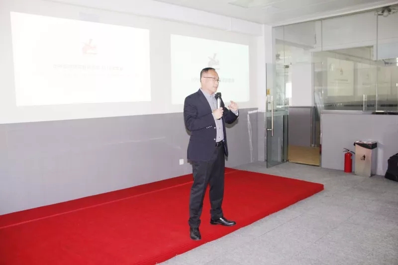 1567568038787851.jpg 640.webp (5).jpg